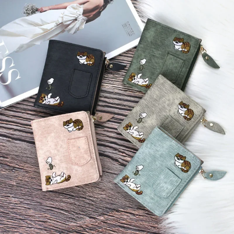 

Adorable Women's Coin Purse with Cute Cat Print - Includes Minimalist Card Holder Compact and Stylish Accessory for Women