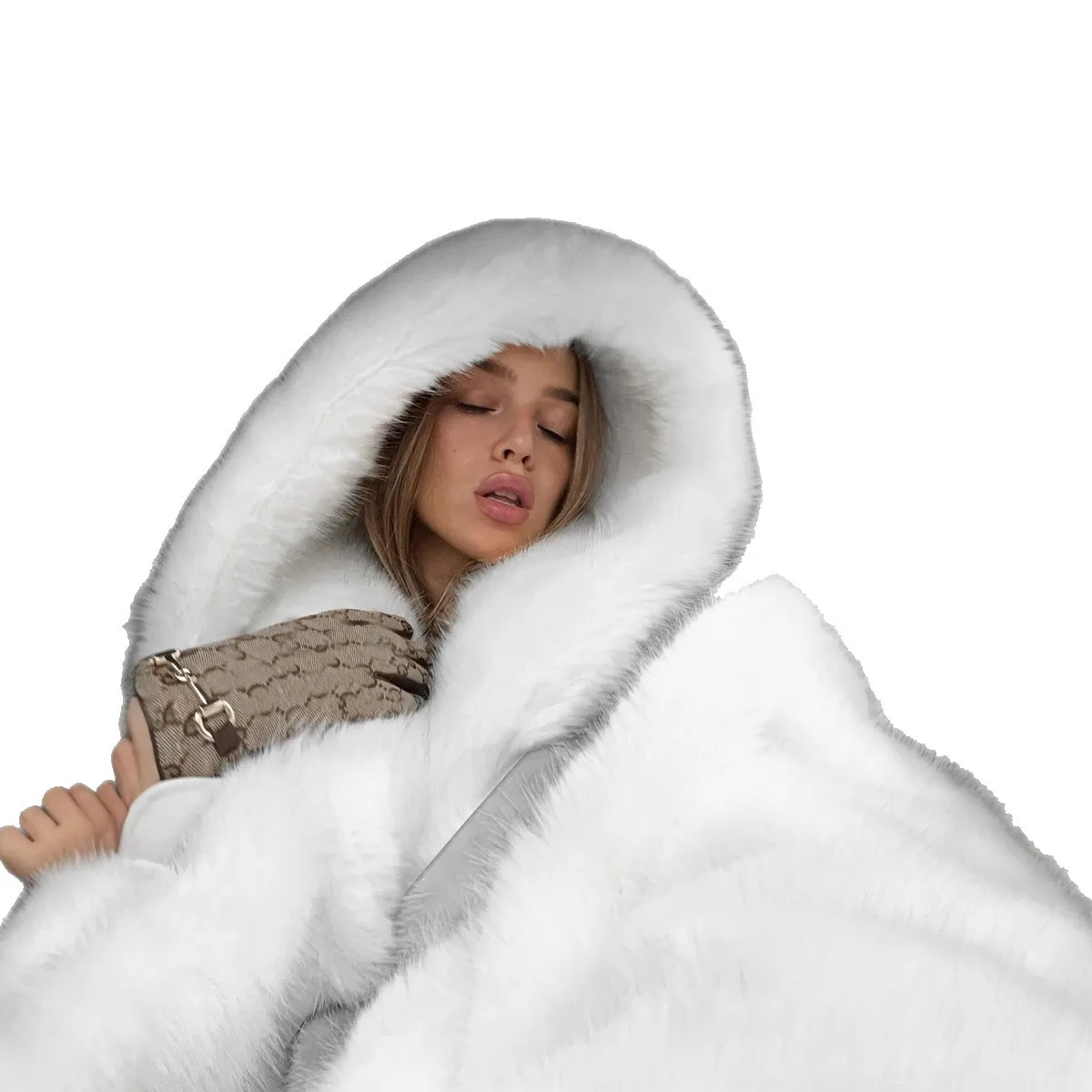 

Короткая шуба, обычного фасона, стильная и привлекательная.