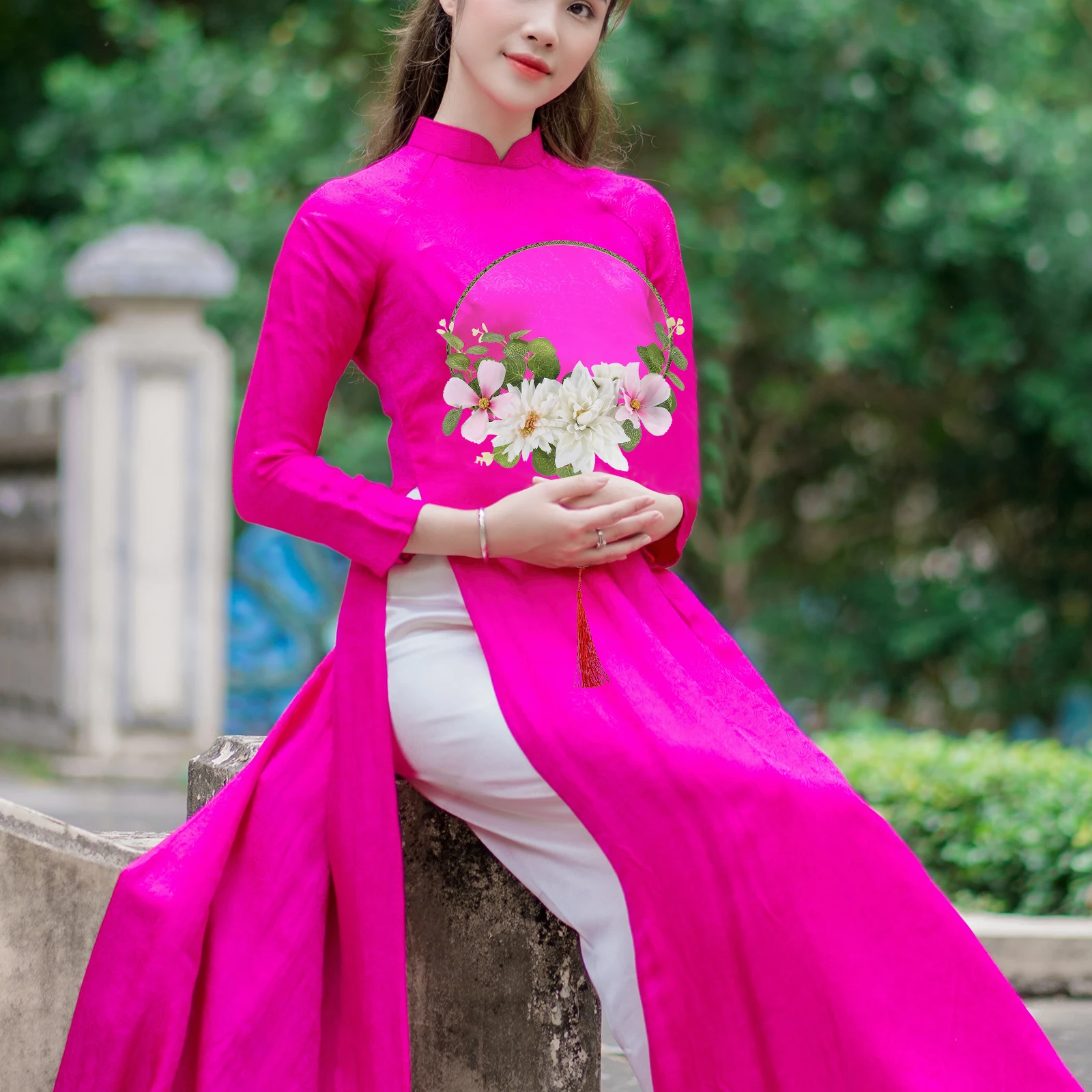 

Chinese Round Fan 3D Flower Cloth Art Traditional Handheld Fan Elegant Prop for Chinese Style Dance Tea Ceremony