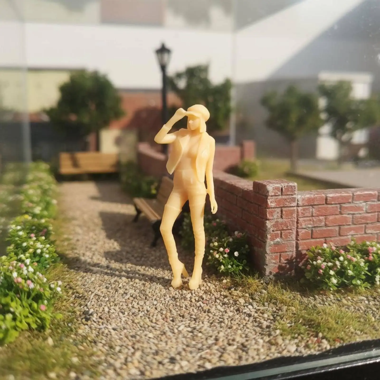 Unpainted Miniature Person Fashionable Designs DIY Painting Resin Model Tiny