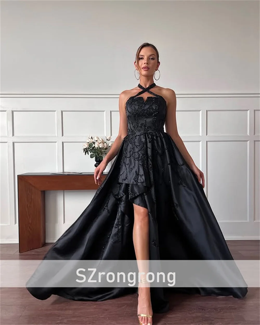 Vestido de fiesta de noche acampanado de encaje con lentejuelas de satén y cuello Halter modesto, vestido de fiesta de graduación con abertura lateral sin espalda y tren hecho a medida