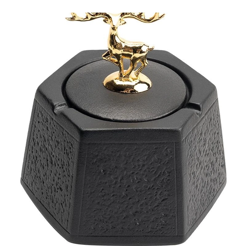 Classical Black Ceramic Ashtray with Lid Gold Deer Living Room Study Office Desktop Decor Windproof Gift for Boyfriend