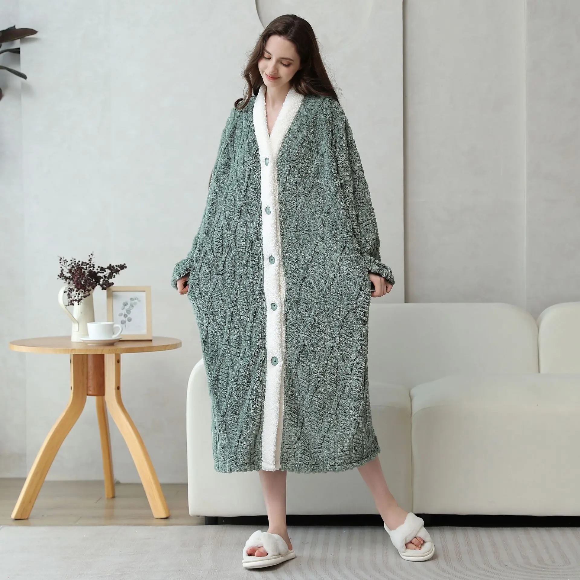 Loose V-Neck Buttons Long Thick Bath Robe Winter Thick Women Bathrobe Flannel Warm Comfortable Sleepwear