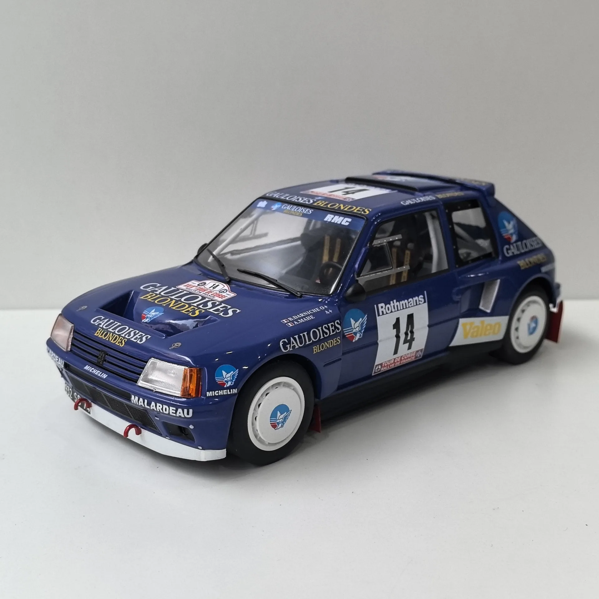 

Diecast IXO 1/18 Scale PEUGEOT 205 16 E2 #14 Peugeot Racing Alloy Car Model Collectible Toy Gift Souvenir Display Ornament
