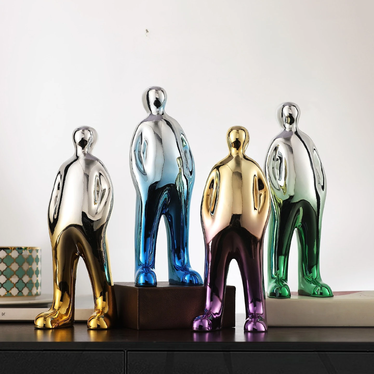 pp-Creative Home Decor Electroplating Color Figure Sculpture Luxuryd Living Room Desktop Wine Ornaments Character Statue Gift