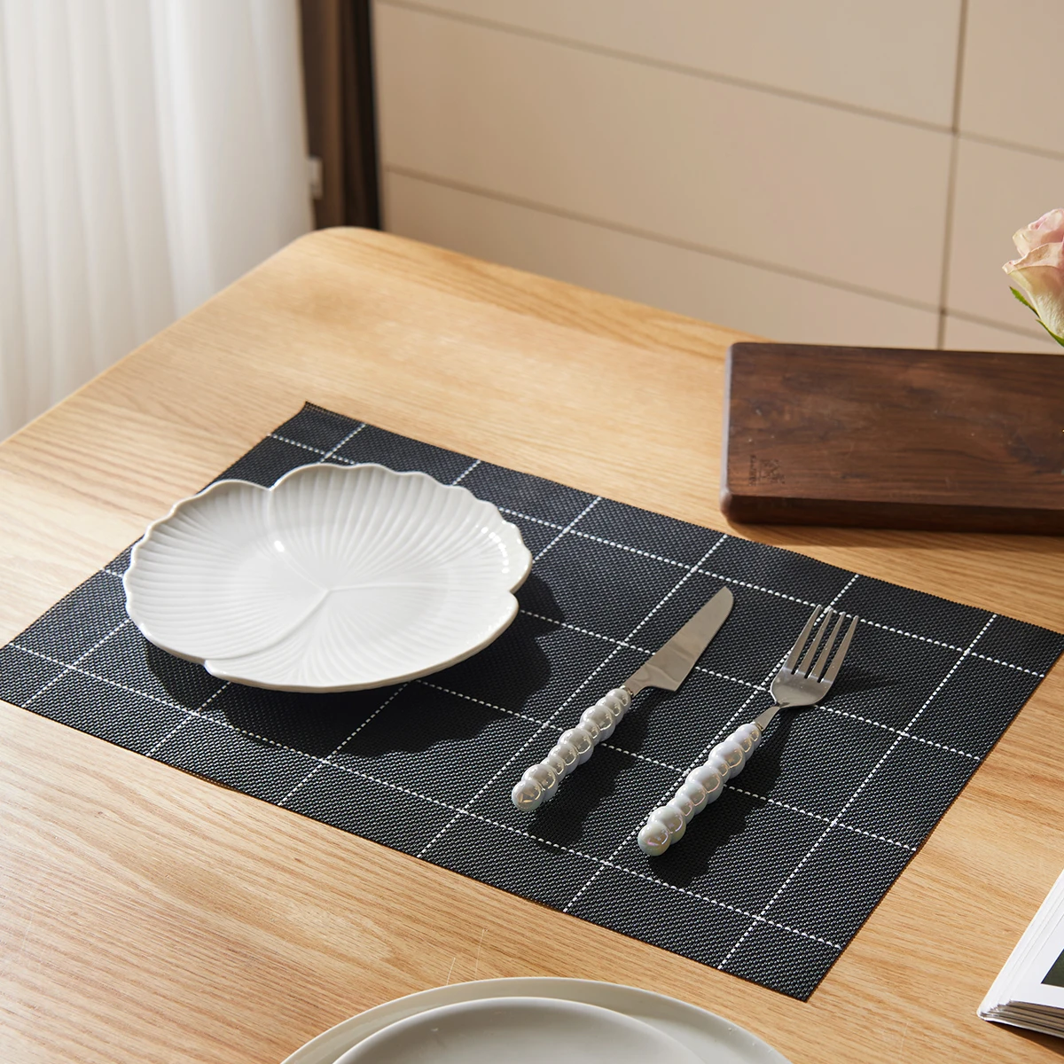 Ins Nordic Style Square Textilene Woven Placemats, Waterproof Anti-Stain Heat Insulating Decorative Dining Table Mats