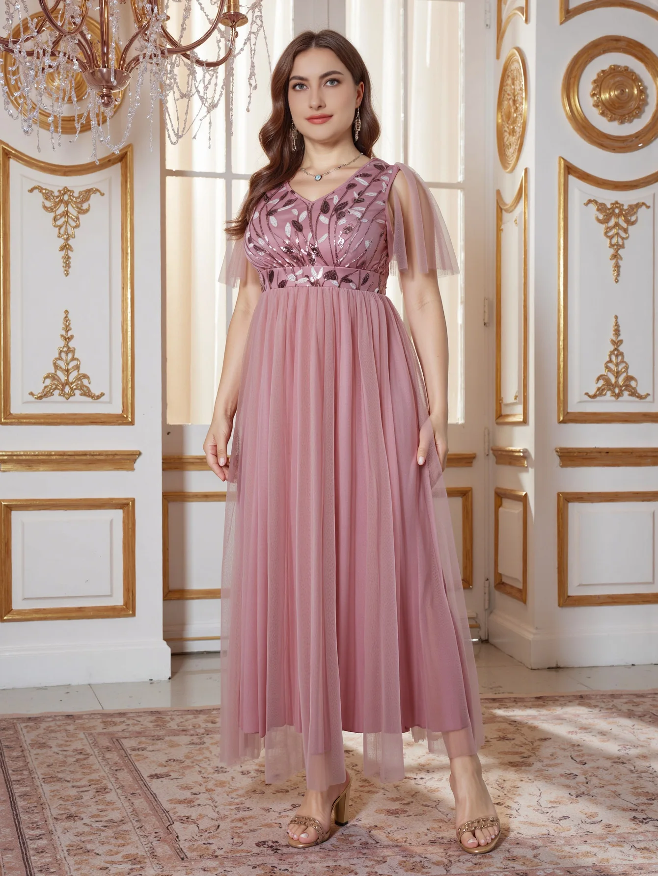 فستان سهرة رسمي طويل أنيق برقبة على شكل حرف V وأكمام قصيرة باللون الوردي