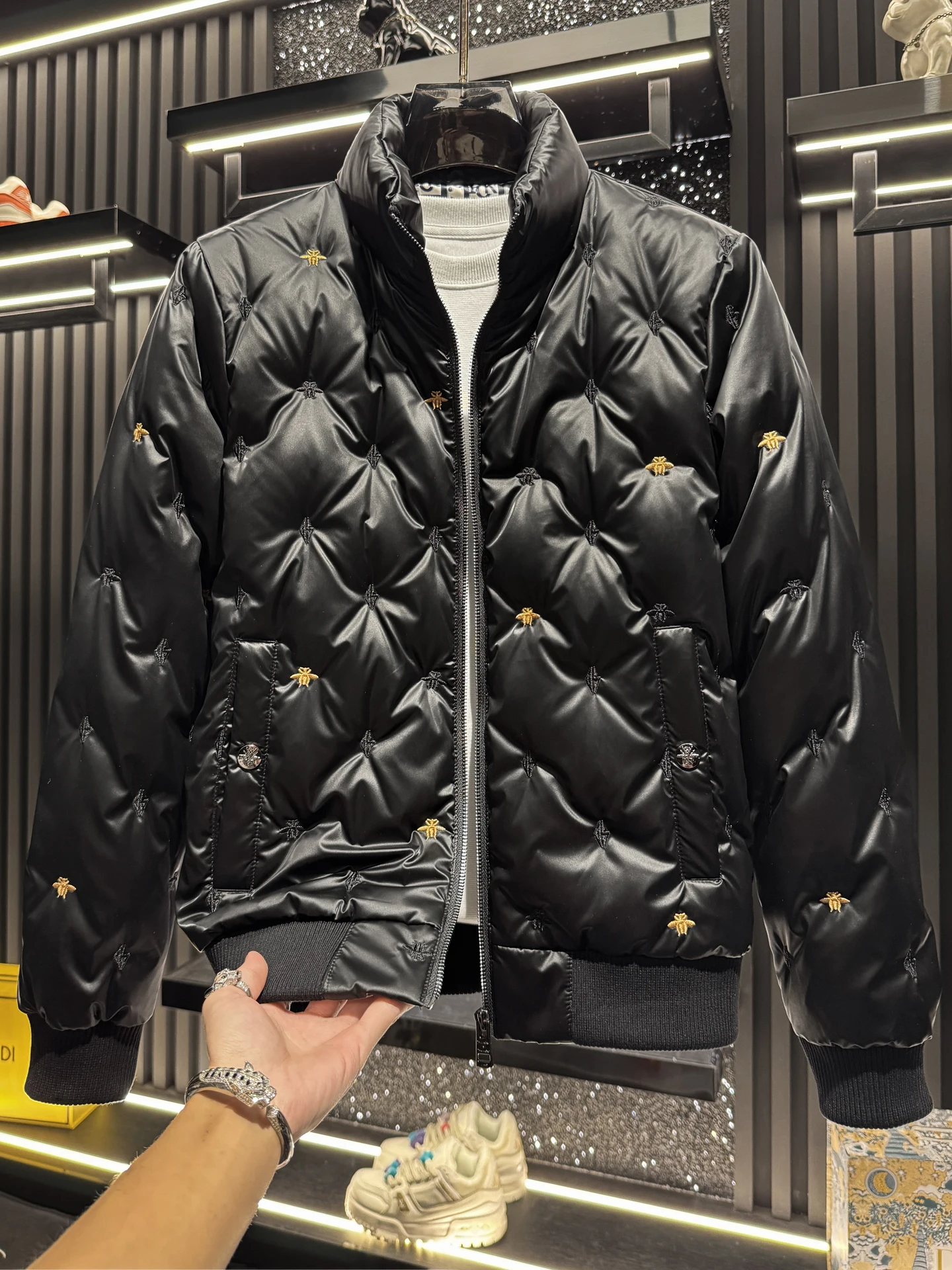 

Ele Embroidered Lightweight Stand Collar Men's down Jaet ort Sle White Du Feather Outerwear for Winter Season