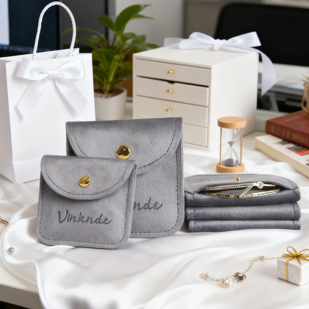 

Персонализированный бархатный мешочек для ювелирных изделий 8*8 см, роскошная маленькая сумка для упаковки ювелирных изделий, свадебные подарочные пакеты с застежкой для браслета и ожерелья