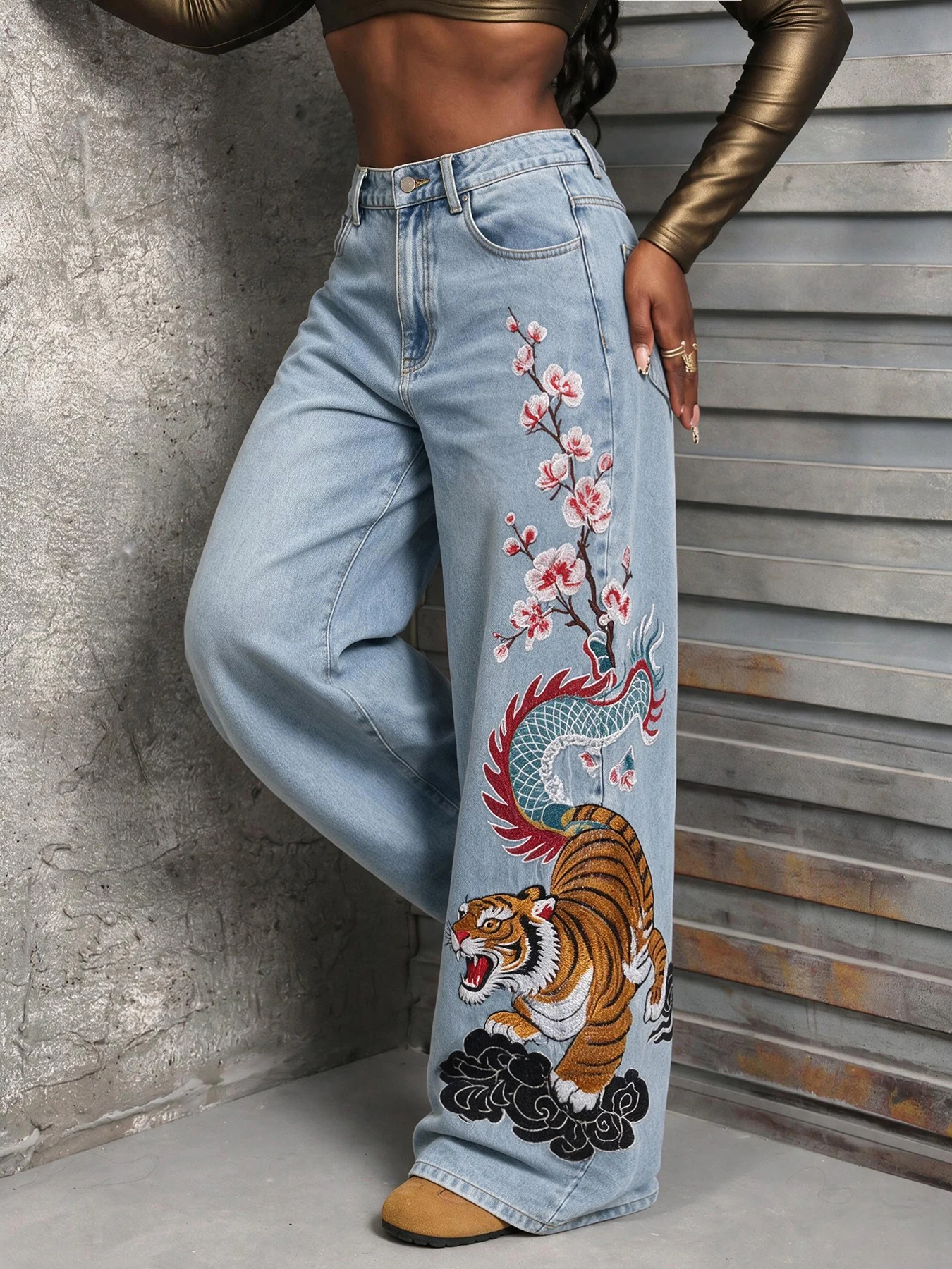 American Retro Flower Tiger Embroidery Design Washed Light Blue Baggy Jeans Women Y2K Street Fashion Hot Girl Wide Leg Pants