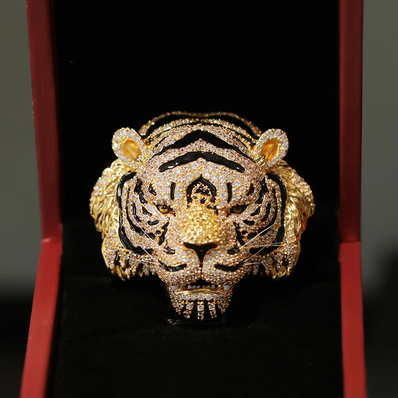 Luxury Tiger Head Brooch Pin High-End Brand Jewelry Copper Zircon Elegant Chinese Culture Style Fashion Accessories