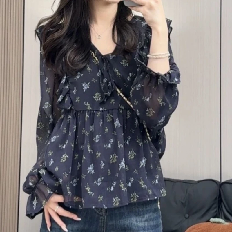 

2025 Floral Small Collar Top and Shirt with Thin Printing Autumn New Models