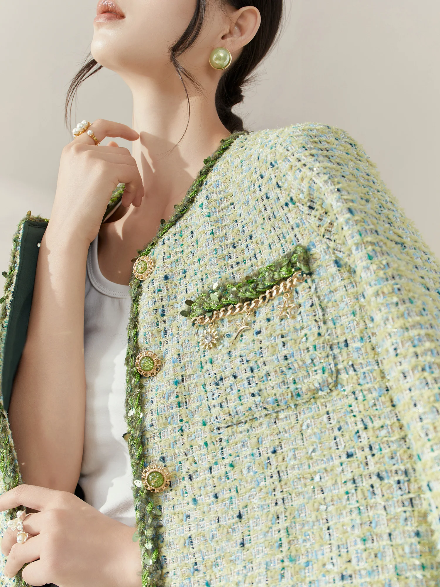 

Женская повседневная верхняя одежда Flowing Era Blue: блестящая куртка из полиэстера с длинными рукавами и круглым вырезом для города