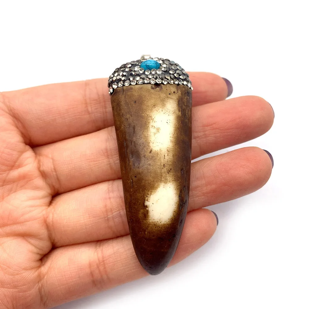 Personalized Natural Resin Bovine Bone-shaped Brown Polished Geometric Triangle Single-hole Pendant DIY Accessory for Necklaces