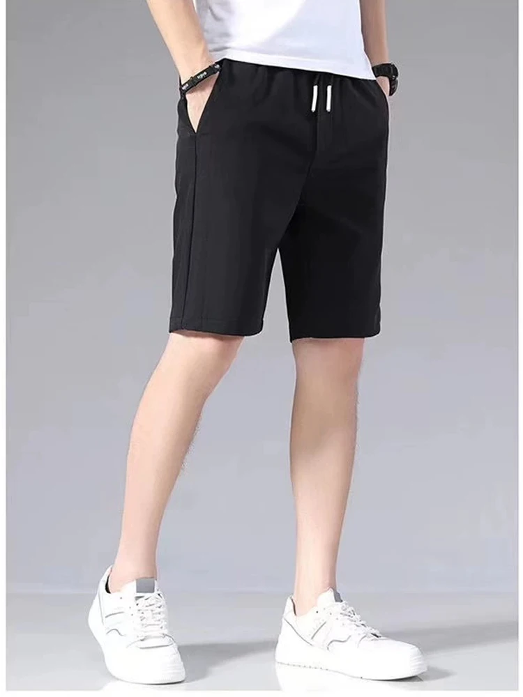 New minimalist style ice silk shorts for men\'s 2024 summer slim and versatile casual 5/4 pants, slim fit straight leg 5/5 shorts