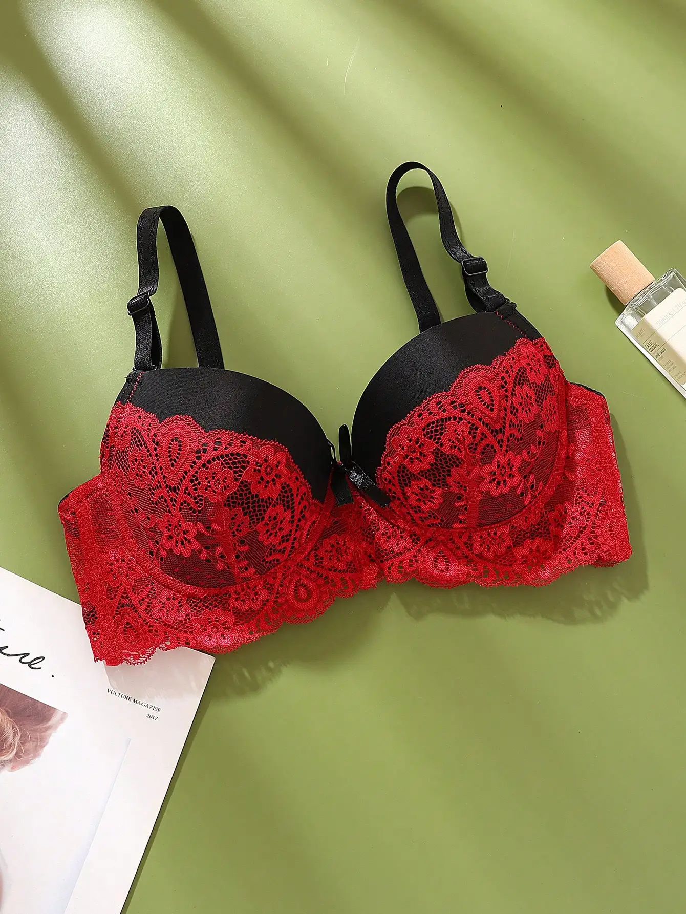 

Red Lace Overlay Black Push-Up Bra with Adjustable Straps for Romantic Evening Wear