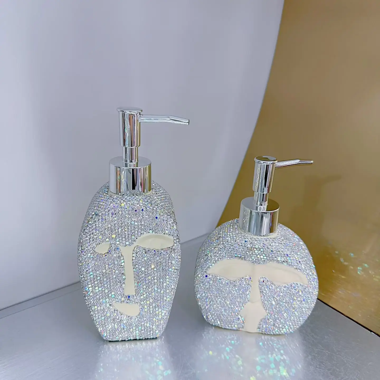 Bling Diamond Empty Lotion Pump Bottle Refillable Liquid Soap Dispenser Bathroom Press Pump Hand Sanitizer Holder Washing Bottle