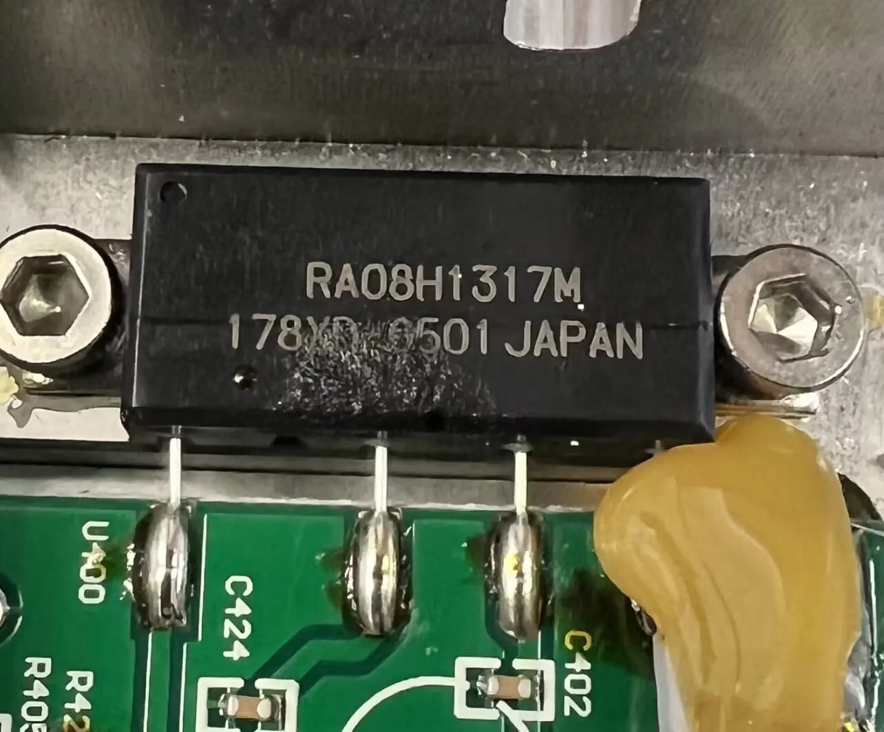 

RA08H1317M H46S 135-175 МГц8W12,5 В 8-ватный модуль усилителя RF MOSFET, интегральная схема
