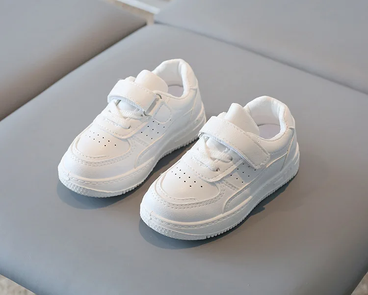 Kinder-Sneaker aus PU-Leder für Frühling und Herbst, leichte, rutschfeste Laufschuhe für Mädchen und Jungen, schlicht, weiche Sohle, bequem – Detail 8