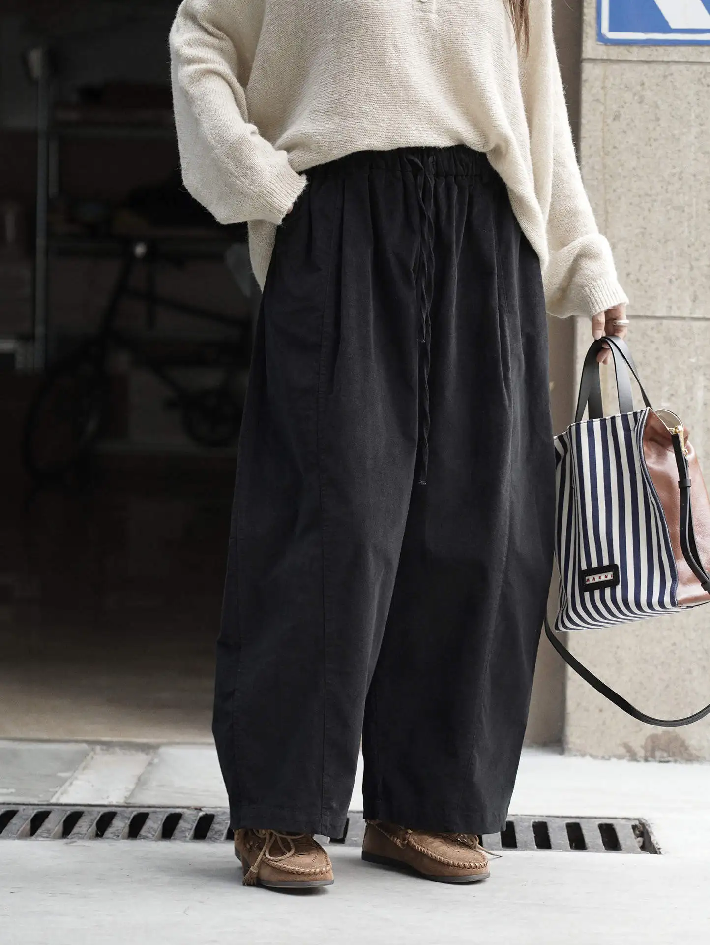 

Эластичные плоские бархатные изогнутые повседневные брюки, свободные широкие брюки для женщин