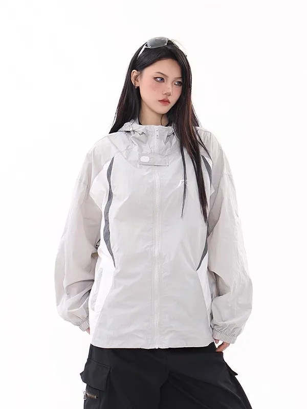 

Loose Women's Summer UV Protection Jaet Hooded Windbreaker Breathable Lightweight Zipper Closure Color Outerwear