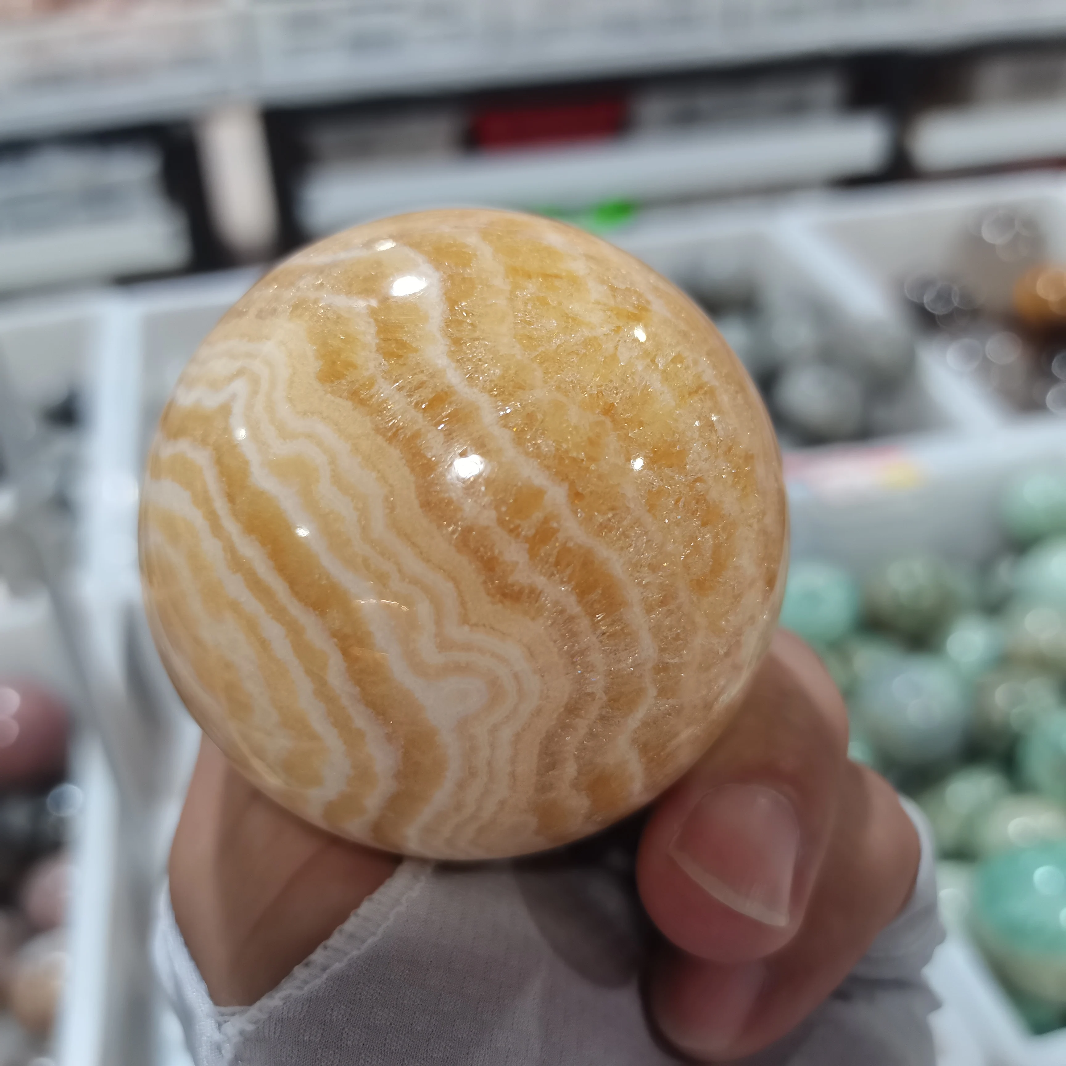 Large Size Natural polished crystals healing reiki magic yellow calcite spheres gold frozen stone ball for decoration 1pcs