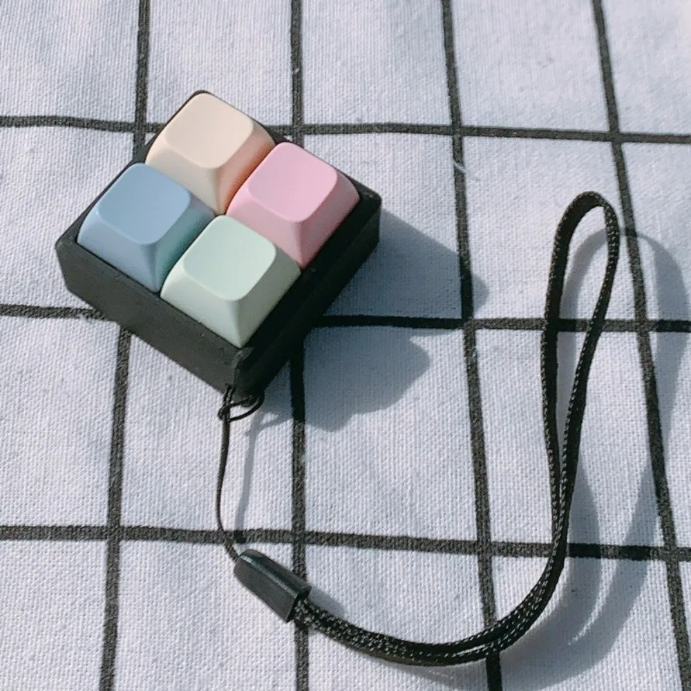 New 2/3/4 Keys Finger Keyboard Key Button Stress Relief Fidget Keychain Keycap Pass The Time Pinch Adult