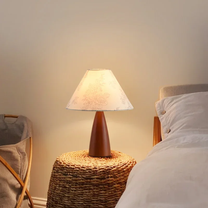 AFRA Contemporary Creativity Table Lamp American Retro Art Living Room Study Villa Hotel Bedroom LED Bedside Desk Light