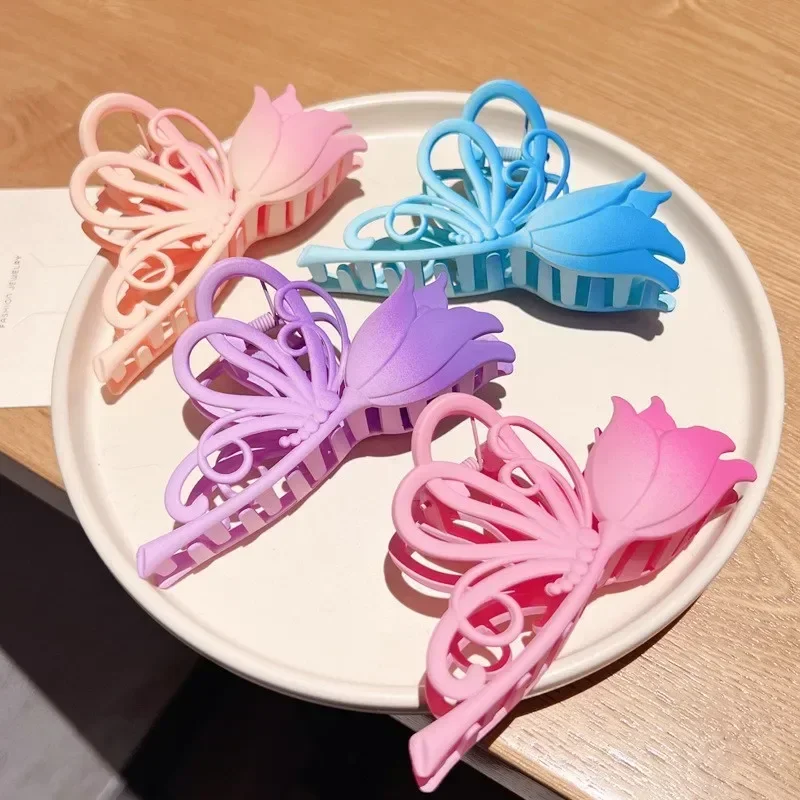 

BYL New Large Gradient Color Tulip Hair Clips Plastic Material Butterfly Elegant Matte Disc Crab Clip Female Hair Accessories