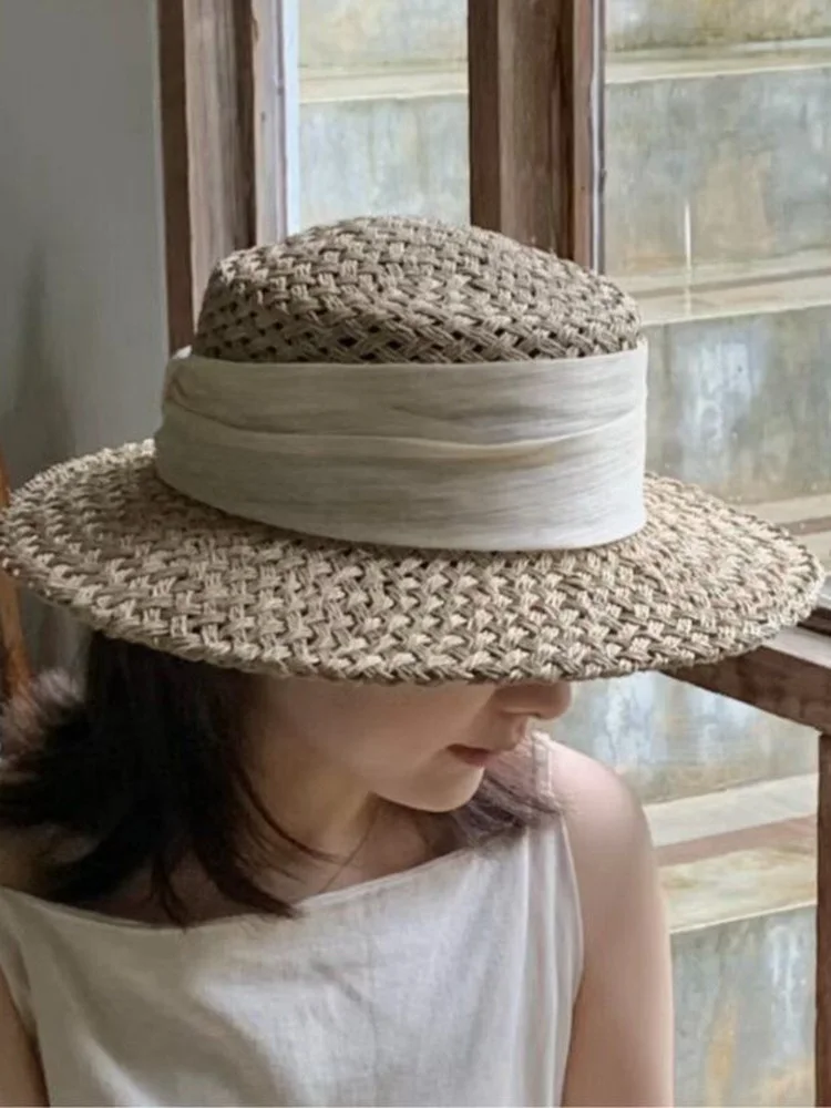 chapeau-de-soleil-elegant-en-paille-de-chanvre-et-soie-naturelle-pour-femme-creux-et-respirant-ideal-pour-l'ete-protection-solaire-tendance