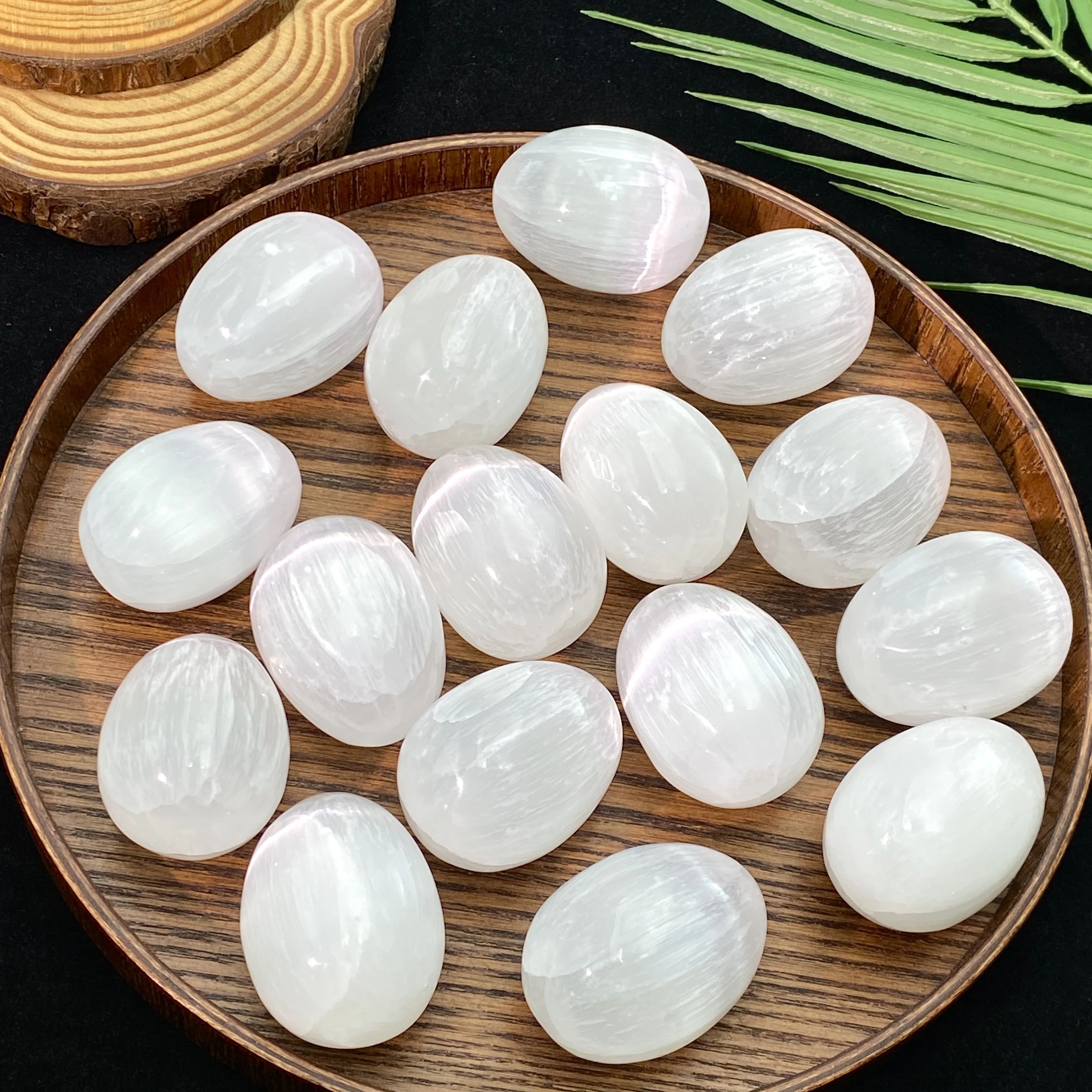 Random 1PC High Quality Natural Selenite Egg,Birthday Gift,Men/Women Gift,Scene Decoration,Crystal Ornaments,Table Decoration.
