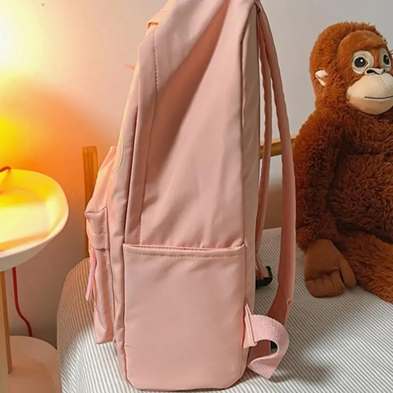 

Книжный рюкзак с большими возможностями.