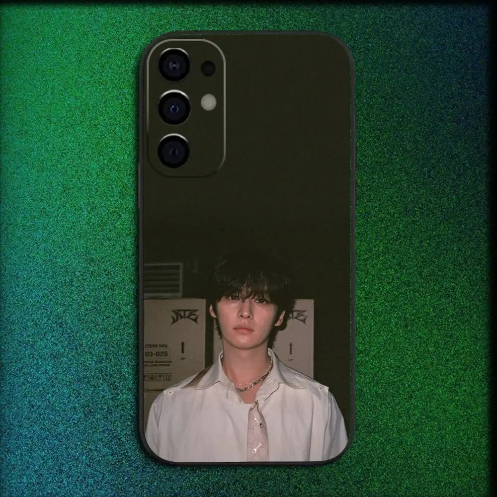 Singer L-Lee Know Phone Case For Samsung S25,S24,S21,S22,S23,S30,Ultra,S20,Plus,Fe,Lite,5G Black Cover