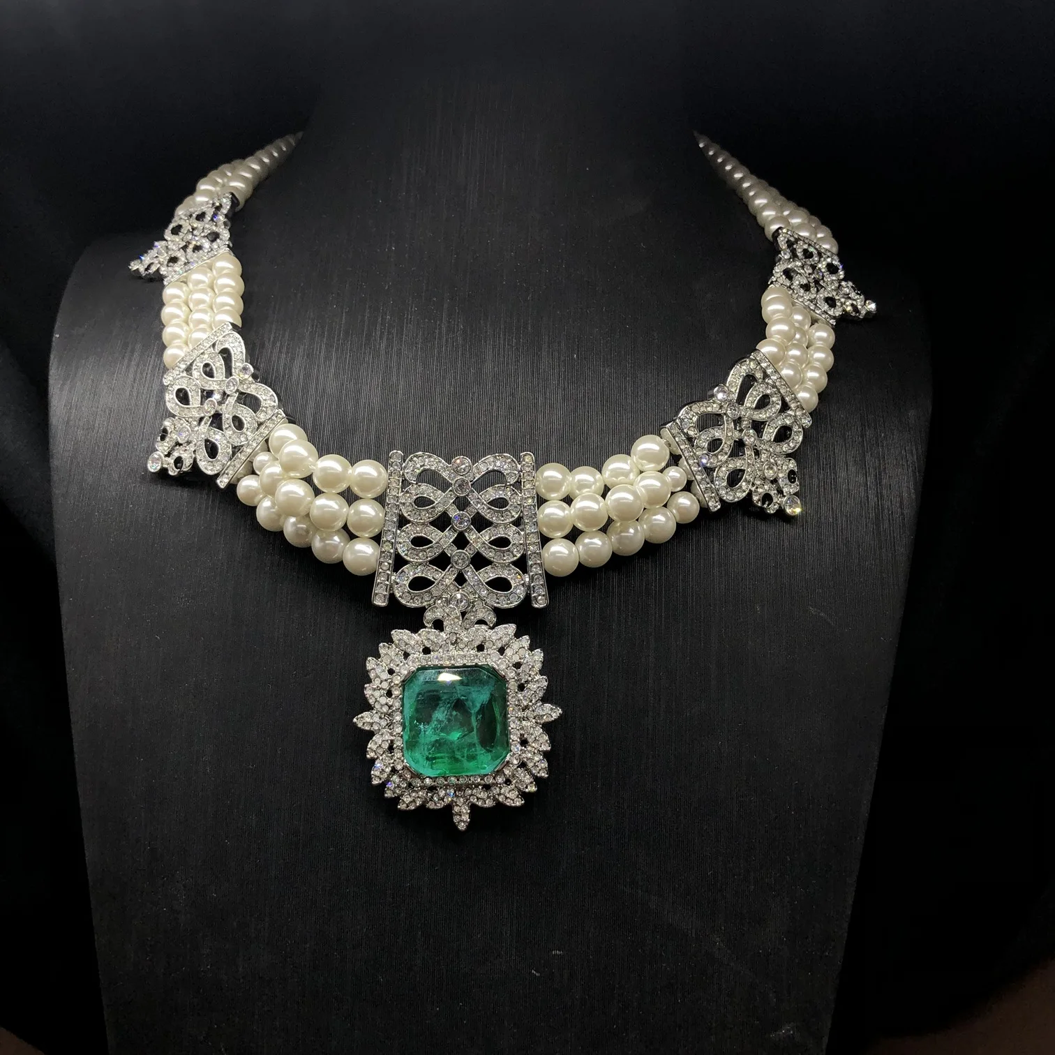 Retro multi-layered pearl necklace for women stacked clavicle chain Quadrate pendant necklace earring fashionable