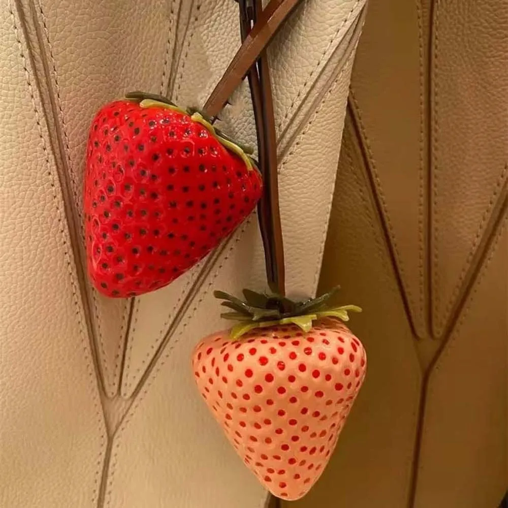 

Keychain Waterproof Strawberry Key Ring Elegant 3D Versatile Bag Charm Alloy Handmade Red Resin Fruit Pendant Girls