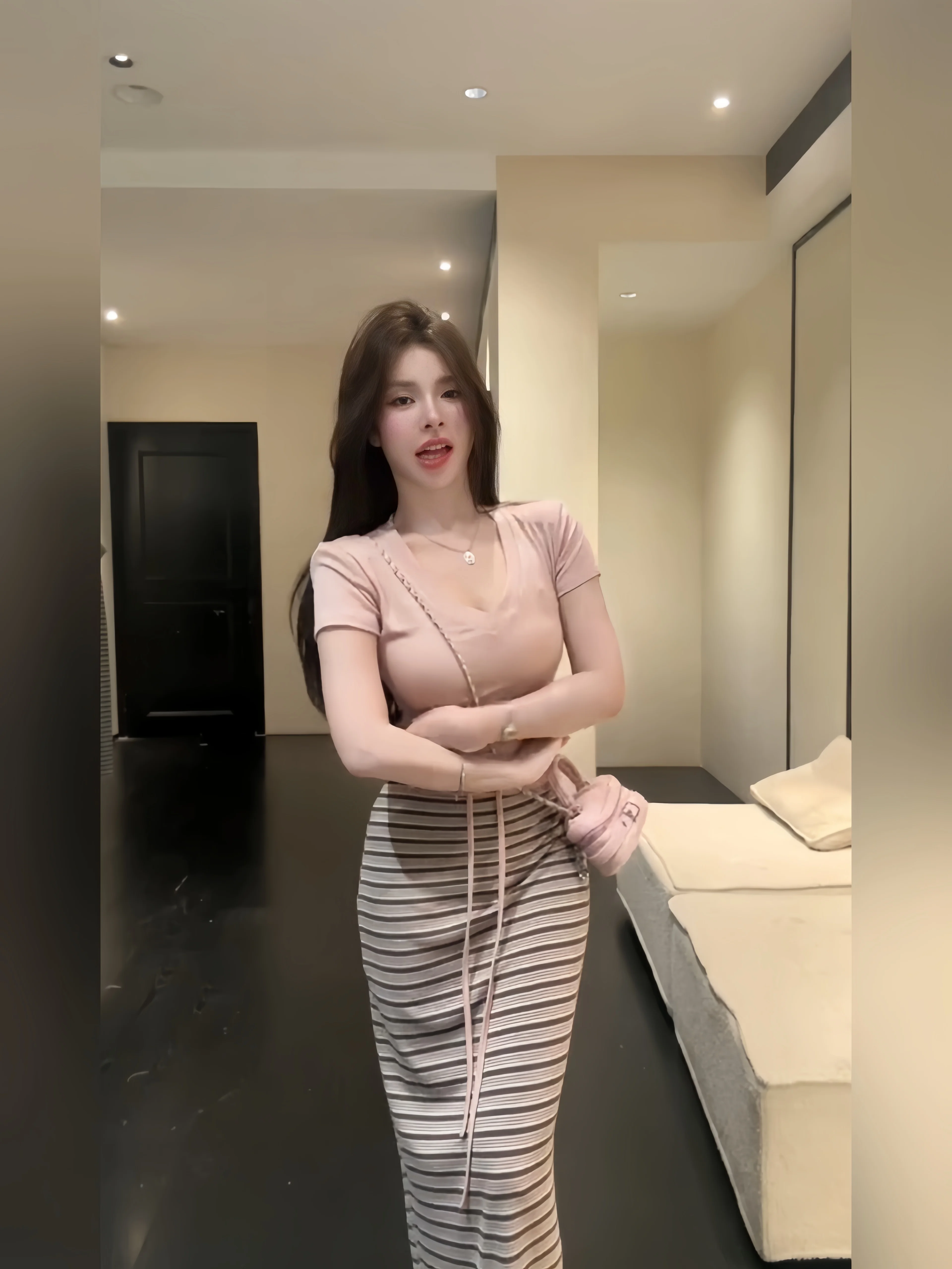 

Casual Slim Fit Summer Set Women's Pure Desire Short Sleeve T-Shirt High Waist Stripe Halflinger Skirt One Whole Set Korean S...