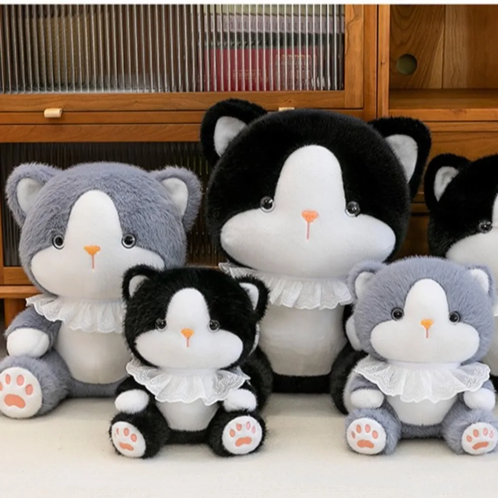 หมอนตุ๊กตาลูกไม้ผ้าพันคอตุ๊กตาแมวตุ๊กตาปุยการ์ตูนแมวตุ๊กตาเด็กนุ่มน่ารักแมวตุ๊กตาของเล่นเด็กของเล่น