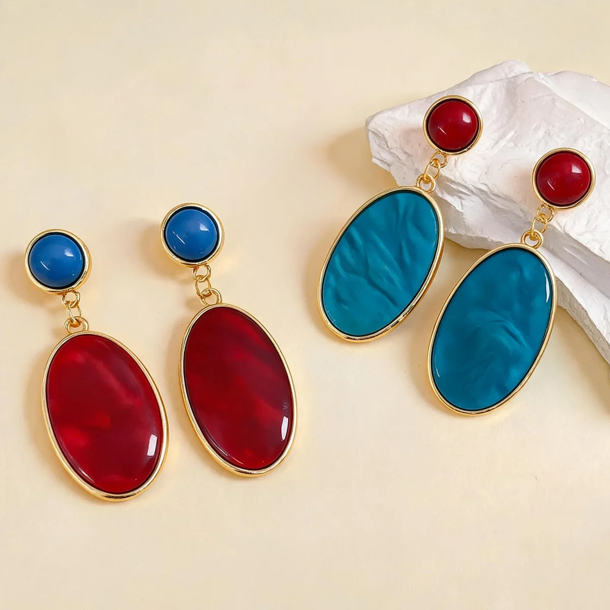 Silver needle resin oval pendant earrings medieval atmosphere earrings light luxury high-end earrings women