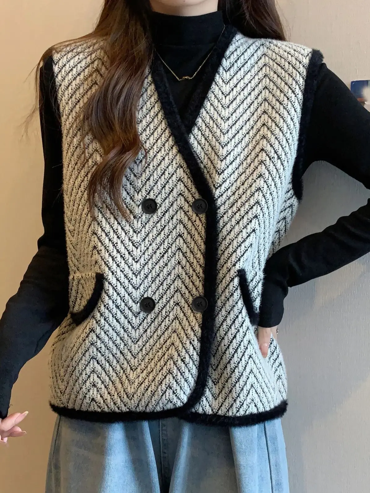 

Alicedudu Women's Autumn and Winter Casual Temperament Elegant Style V Neck Knitted Sweater Cardigan Vest