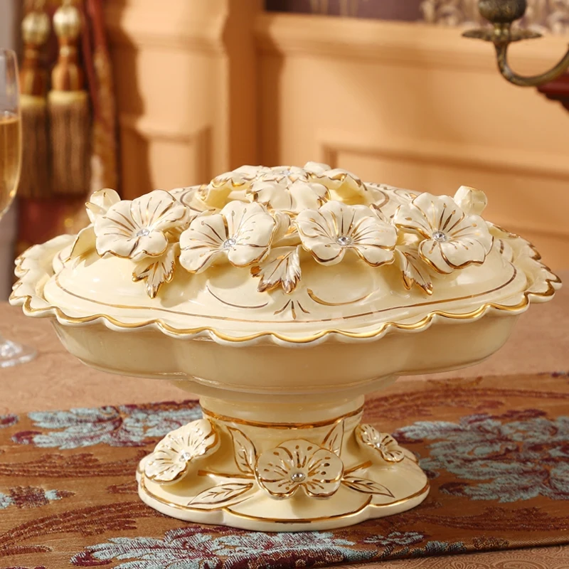

European ceramic fruit plate, luxury fruit plate, creative modern living room, dried fruit plate grid, candy box with lid