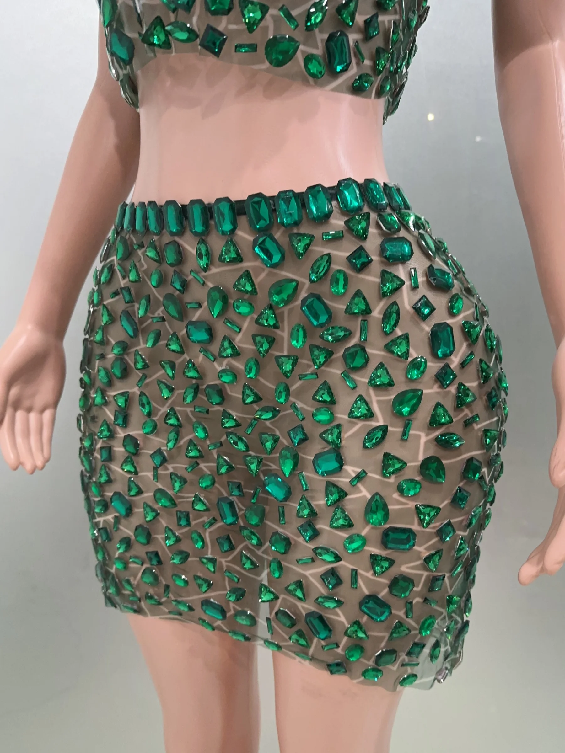 Flashing Rhinestones Green Color Sexy See-Through Tops Sheath Mini Skirt 2 Pieces Sets Evening Party Nightclub Singer Stage Wear