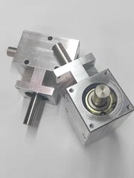 Small Angle Sensor 90 Degree 1:1 Spiral Umbrella Gear Shaft 12mm Co Directional Dual Output Shaft Differential Assembly Gearbox