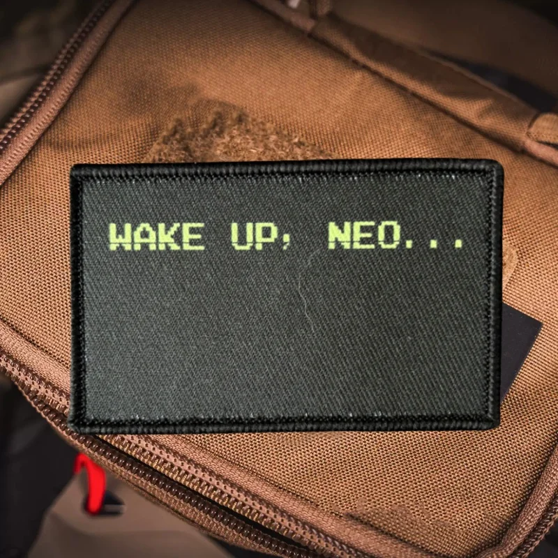 Parche táctico militar bordado Wake Up Neo para ropa y MOLLE - imagen 2