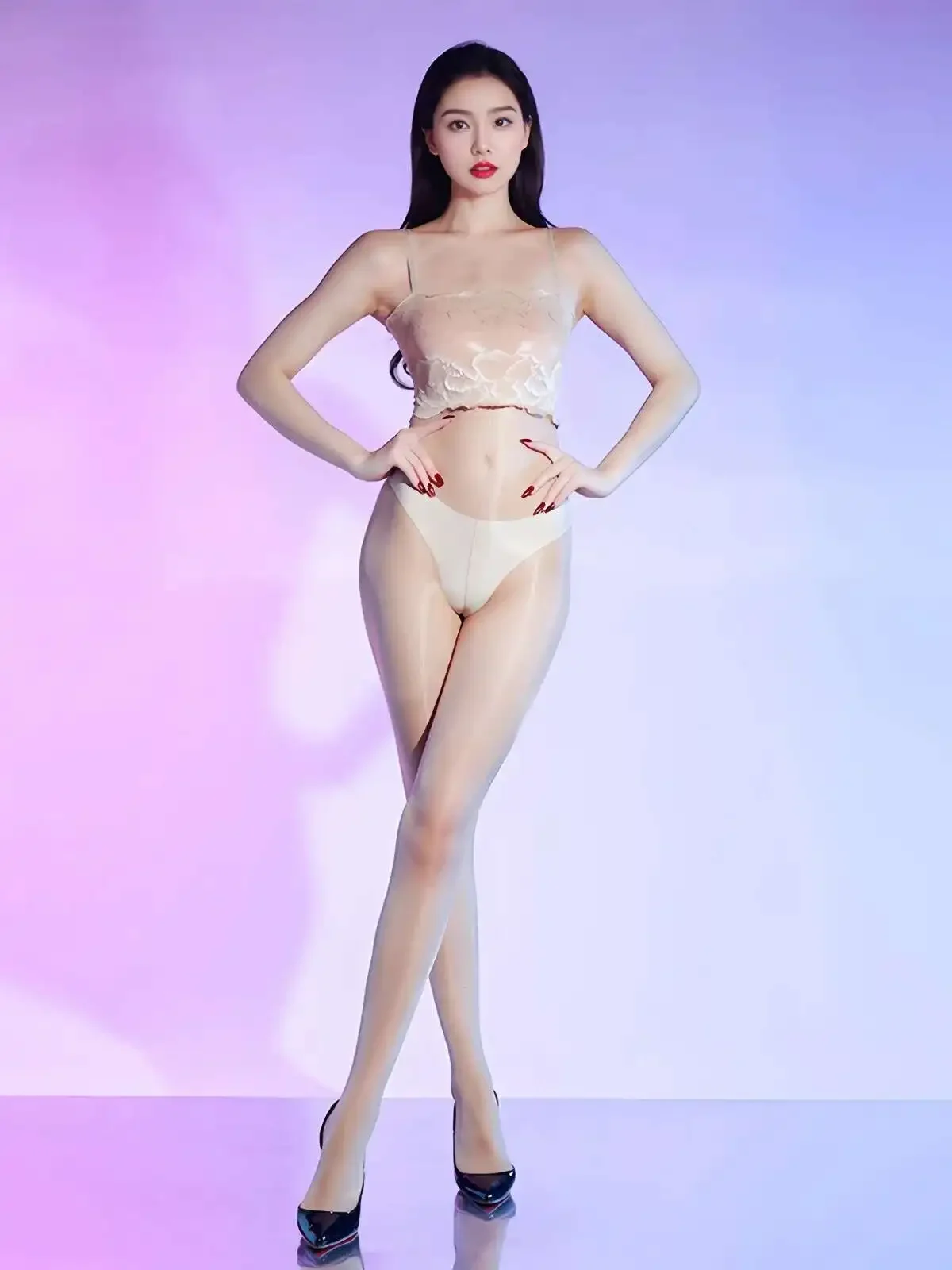 ملابس داخلية شفافة مثيرة مطرزة بالزهور بدون ظهر بحمالات عميقة على شكل حرف V بدون أكمام من الدانتيل ملابس داخلية ناعمة لامعة ساحرة 18AL