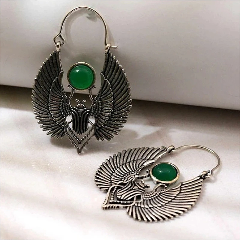 Vintage Inlaid Synthetic Emerald Scarab Shape Silvery Plated Hoop Earrings Women's Exquisite Festival Jewelry Accessories Crafts
