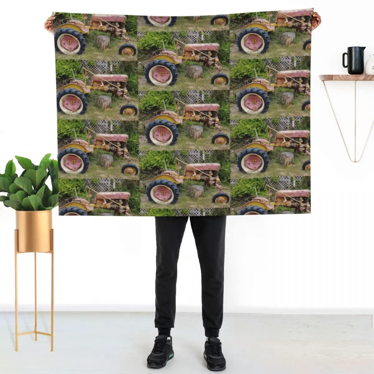Old Farmall Tractor Throw Blanket Luxury St Designers Comforter Winter beds Weighted funny gift Blankets