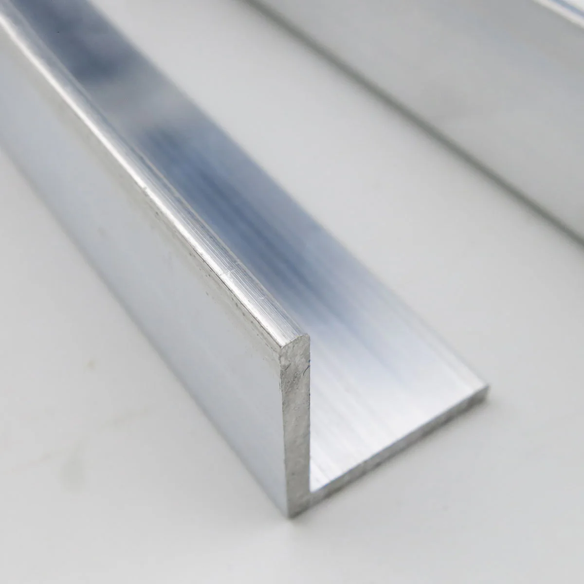 Length 150mm-980mm 10x10mm 20x20mm 6063 Right Angle Aluminum Profile L Shape Aluminum Alloy Triangle Profile Thickness 1mm 2mm