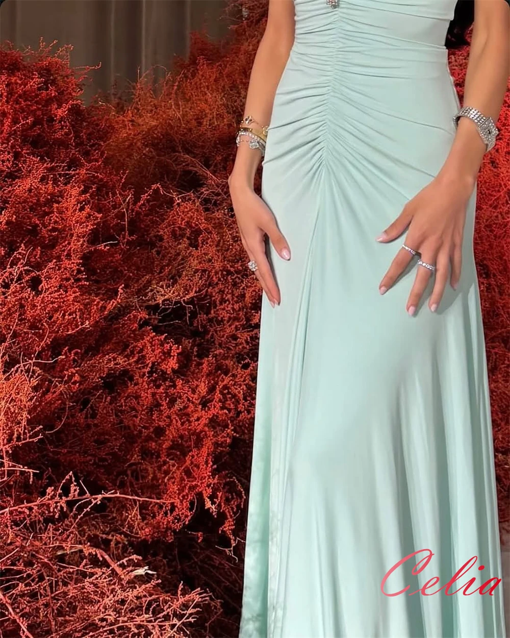 

Customized Sparkly Green Jersey Evening Dresses Exquisite High Collar Short Sleeves Celebrity Gowns Luxury Party Gowns