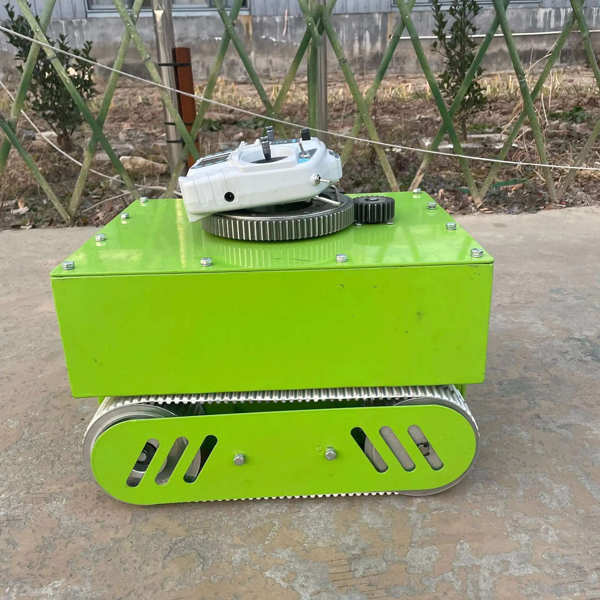 Small electric remote control, mini chassis model, college experimental crawler chassis