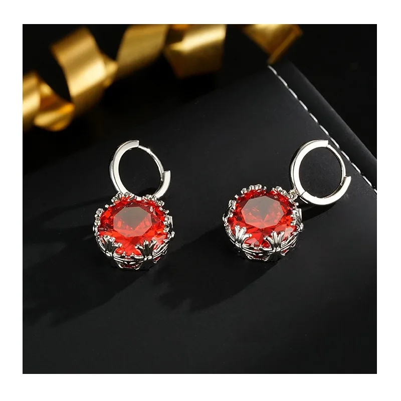 

Fashion Light Luxury High-end Pomegranate Red Earrings, Retro Heavy Industry Inlay Simple and Exquisite Earrings, Fashionable an